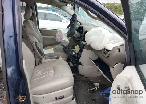 2005 Dodge Grand Caravan z USA, uszkodzony, nr VIN 2D4GP44L05R428799